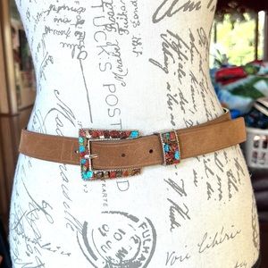 Women’s Nine West genuine leather embellishments of genuine stones silver tone.